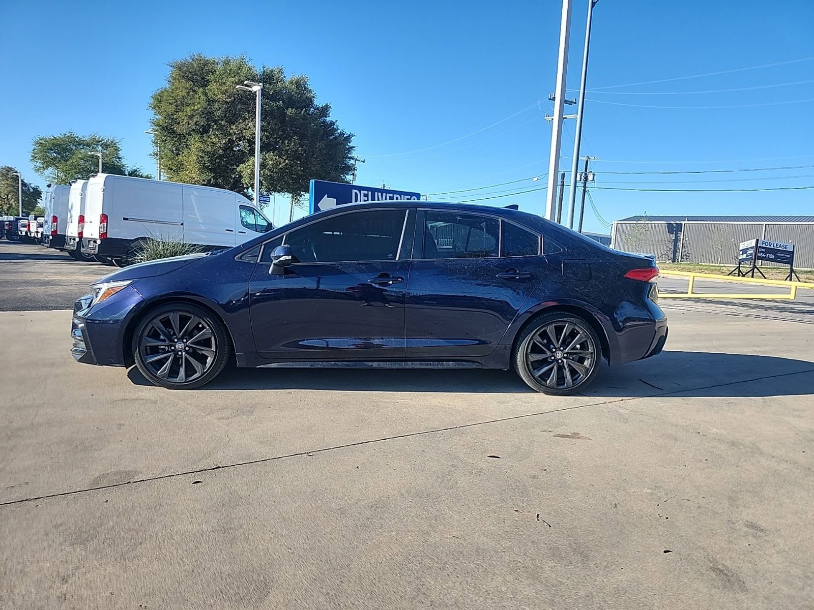 Used 2023 Toyota Corolla SE FWD image 4