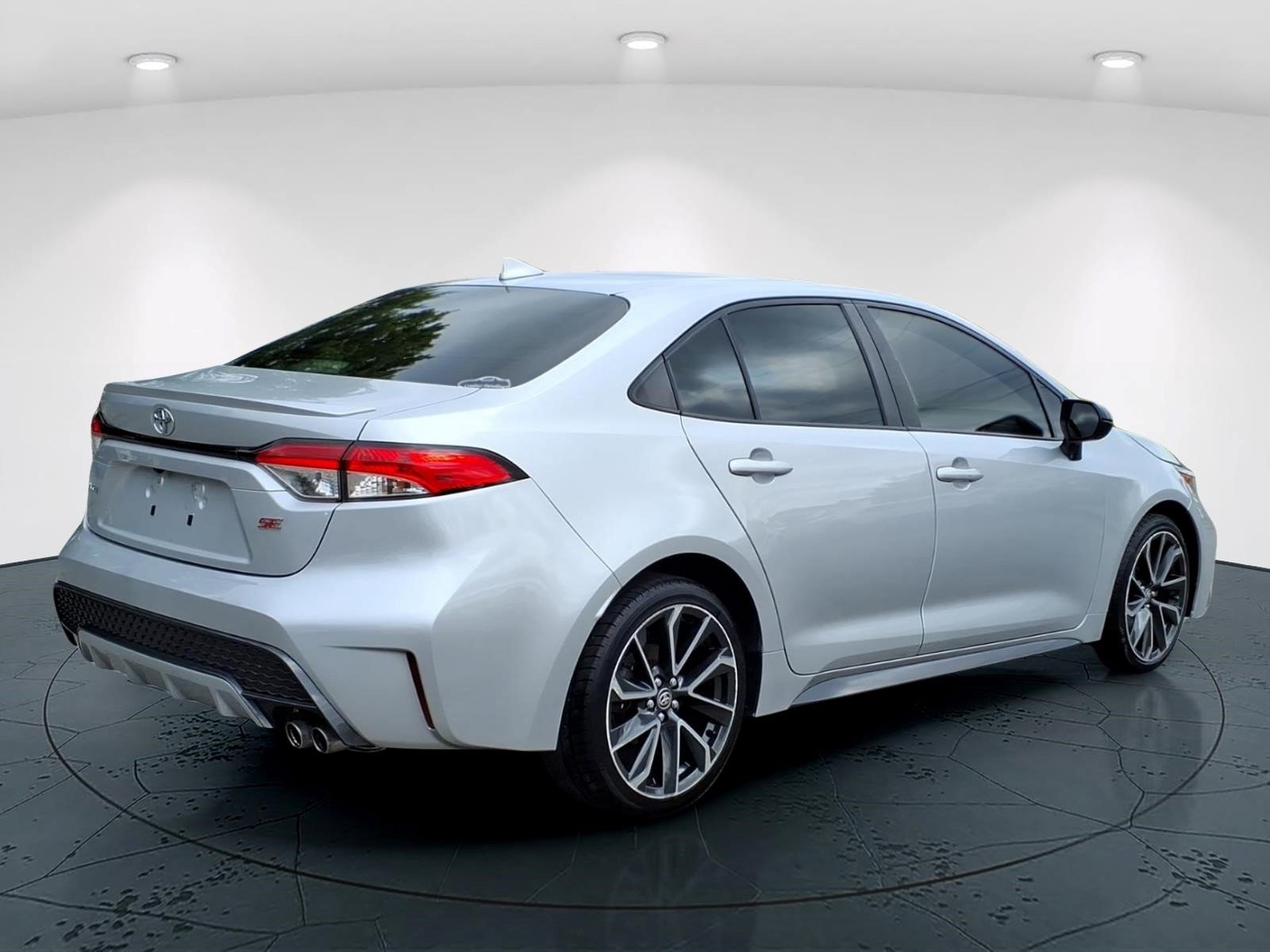 Used 2022 Toyota Corolla SE FWD image 3