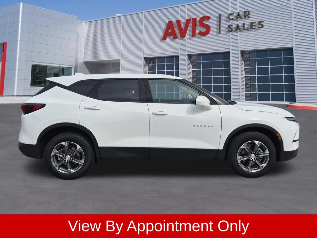 Used 2025 Chevrolet Blazer LT FWD image 5