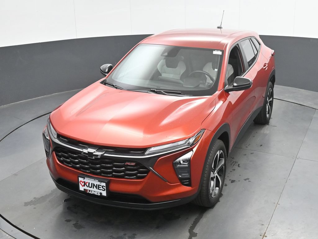 Used 2024 Chevrolet Trax RS FWD image 35