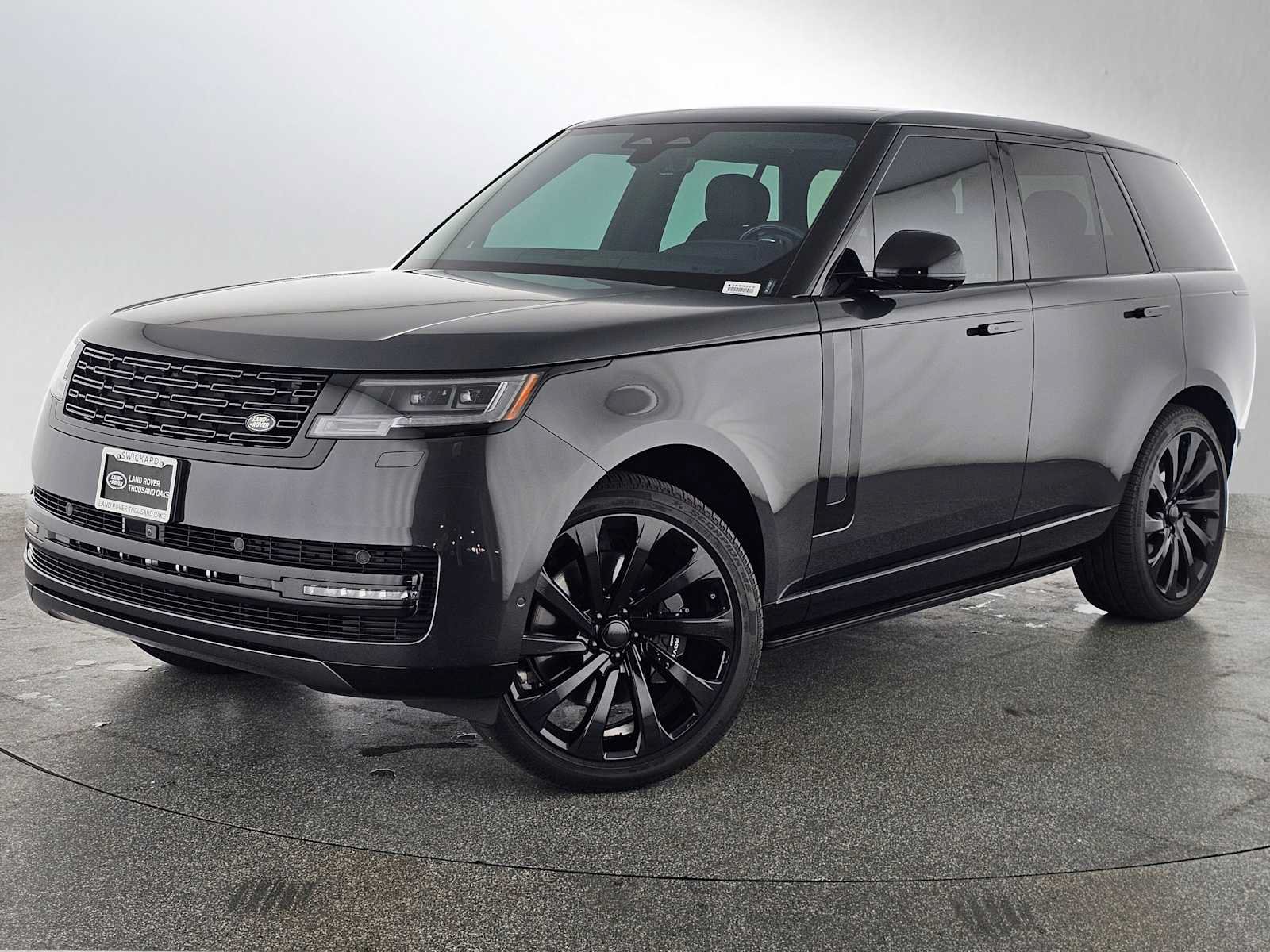 Used 2025 Land Rover Range Rover SE
