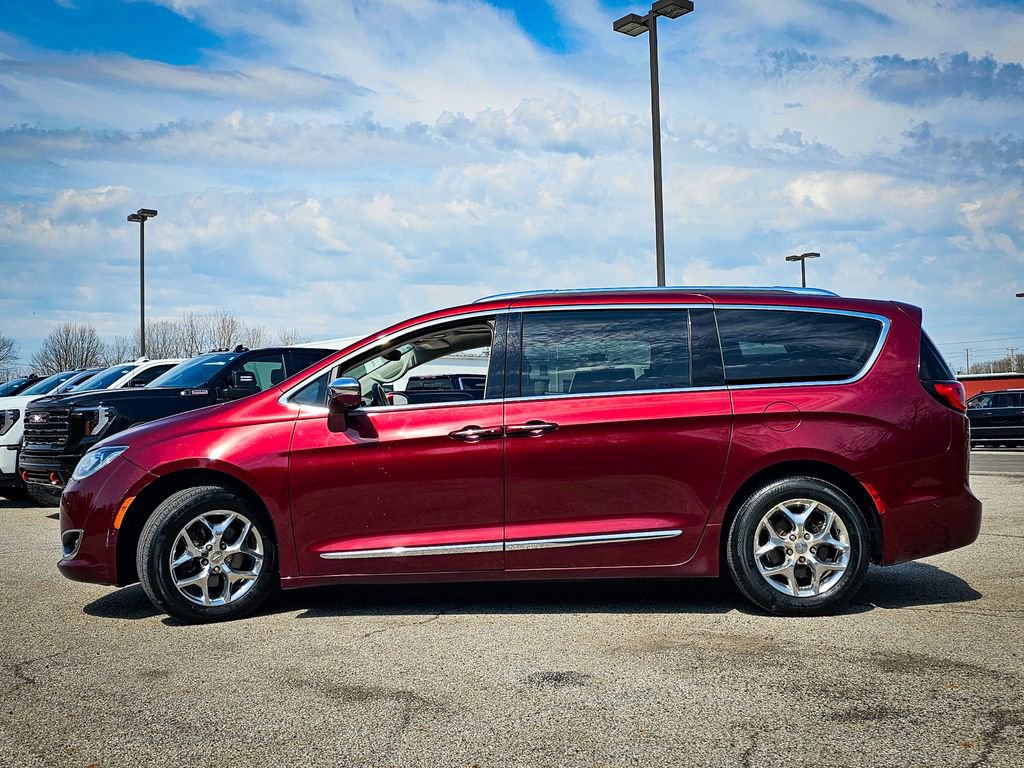 Used 2017 Chrysler Pacifica Limited w/ UConnect Theater Package image 6