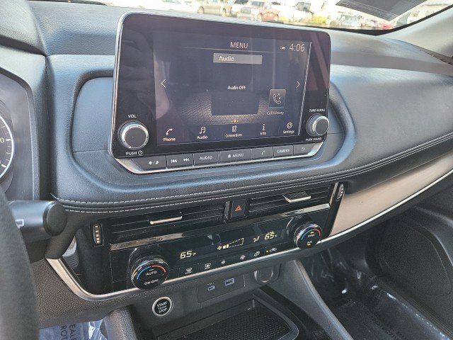 Used 2022 Nissan Rogue SV AWD/4WD image 19