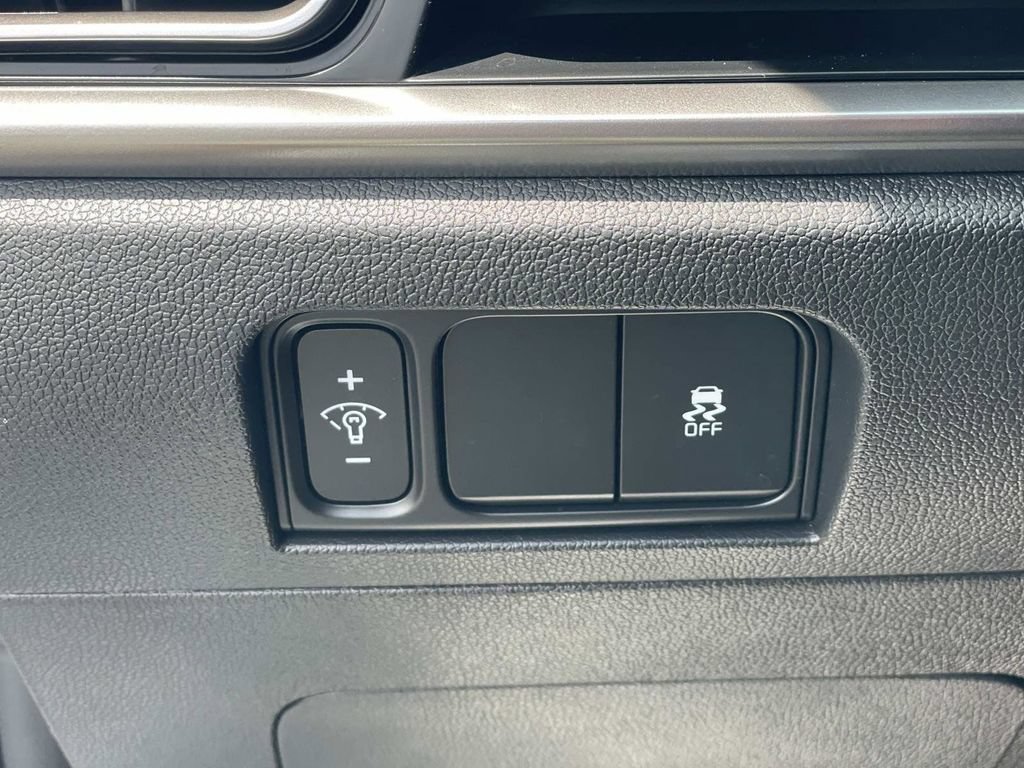 Used 2025 Kia Sorento S FWD image 21
