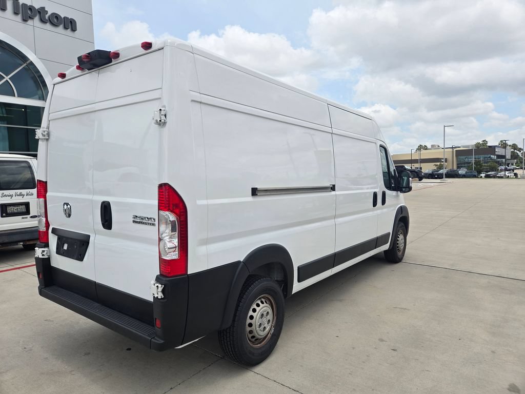 Used 2025 RAM ProMaster 2500 w/ Convenience Group FWD image 3