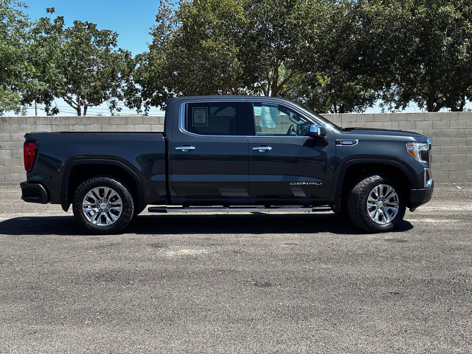 Used 2021 GMC Sierra 1500 Denali w/ Driver Alert Package II AWD/4WD image 2
