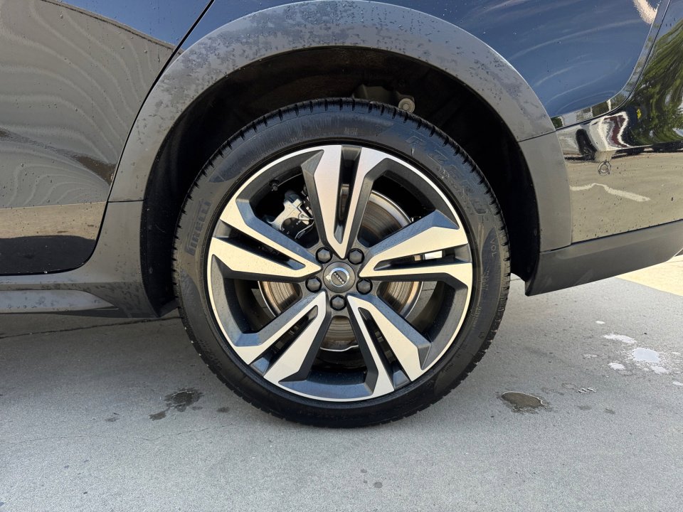 Used 2025 Volvo V60 B5 Cross Country Plus AWD/4WD image 22
