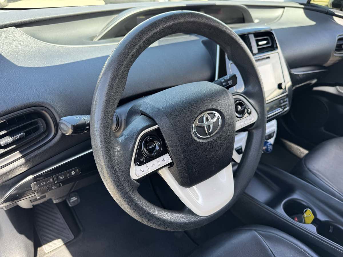 Used 2017 Toyota Prius Two w/ Prius Two Safety Plus Package FWD image 24
