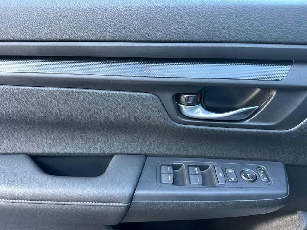 Used 2025 Honda CR-V LX image 11