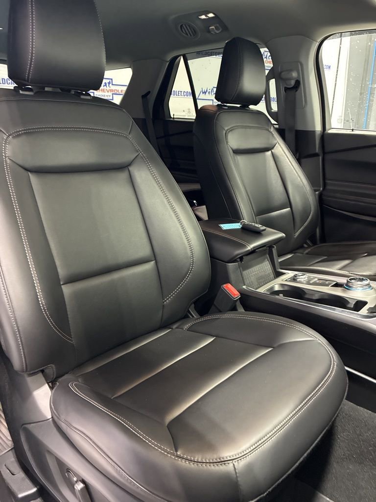 Used 2023 Ford Explorer XLT w/ Equipment Group 202A AWD/4WD image 48