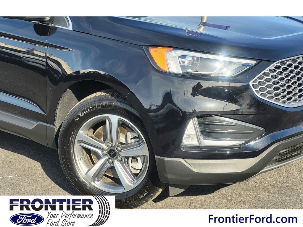 Used 2024 Ford Edge SEL w/ Convenience Package image 4