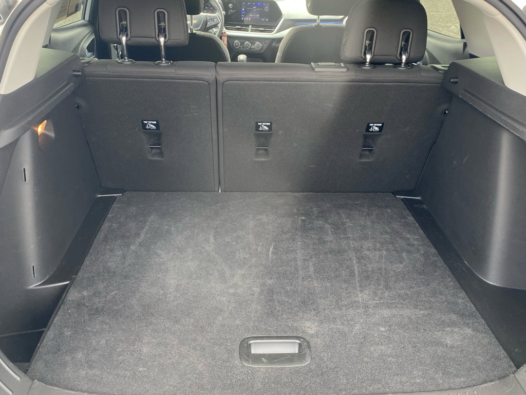 Used 2025 Chevrolet Trax LS image 9
