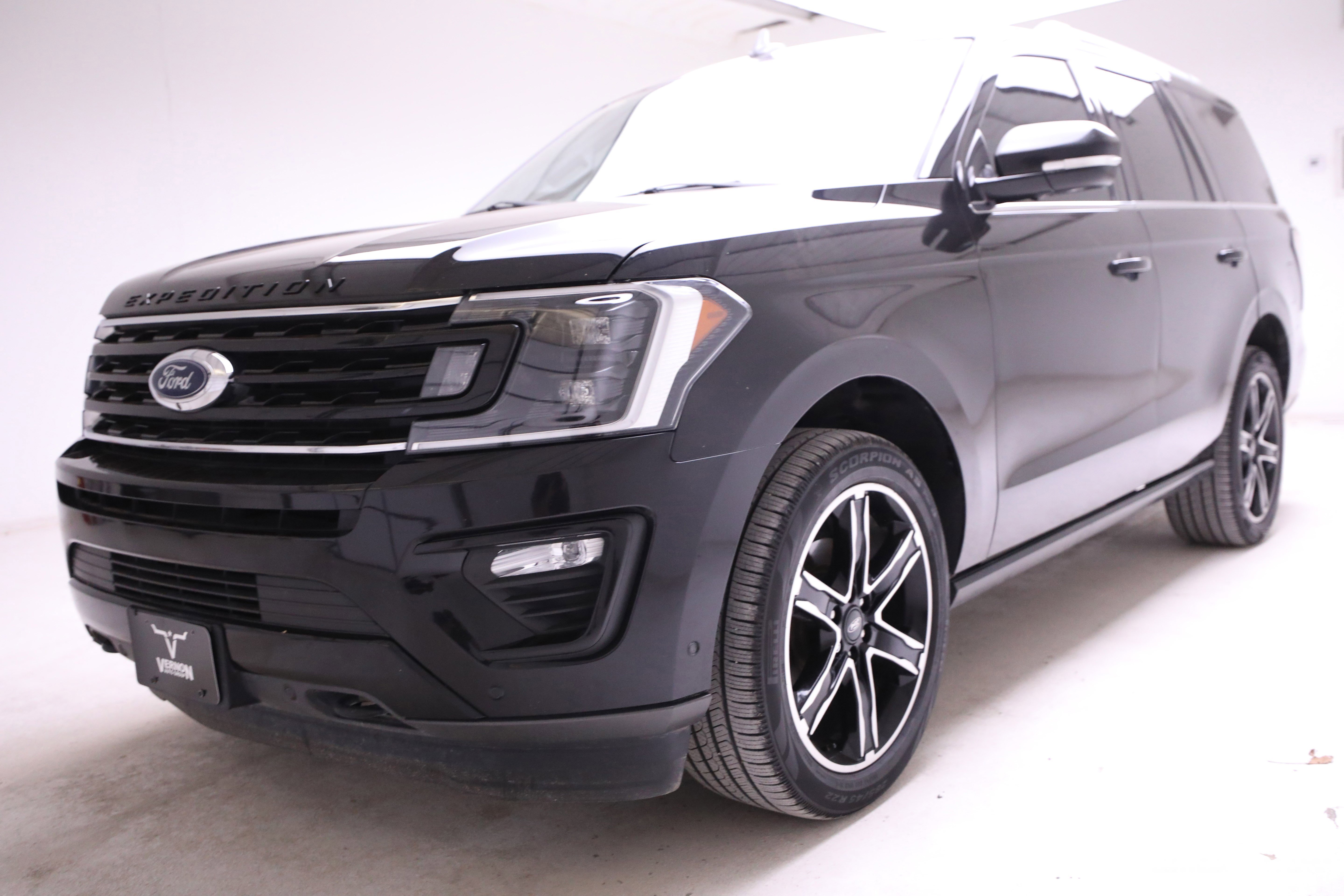Used 2021 Ford Expedition Limited image 1