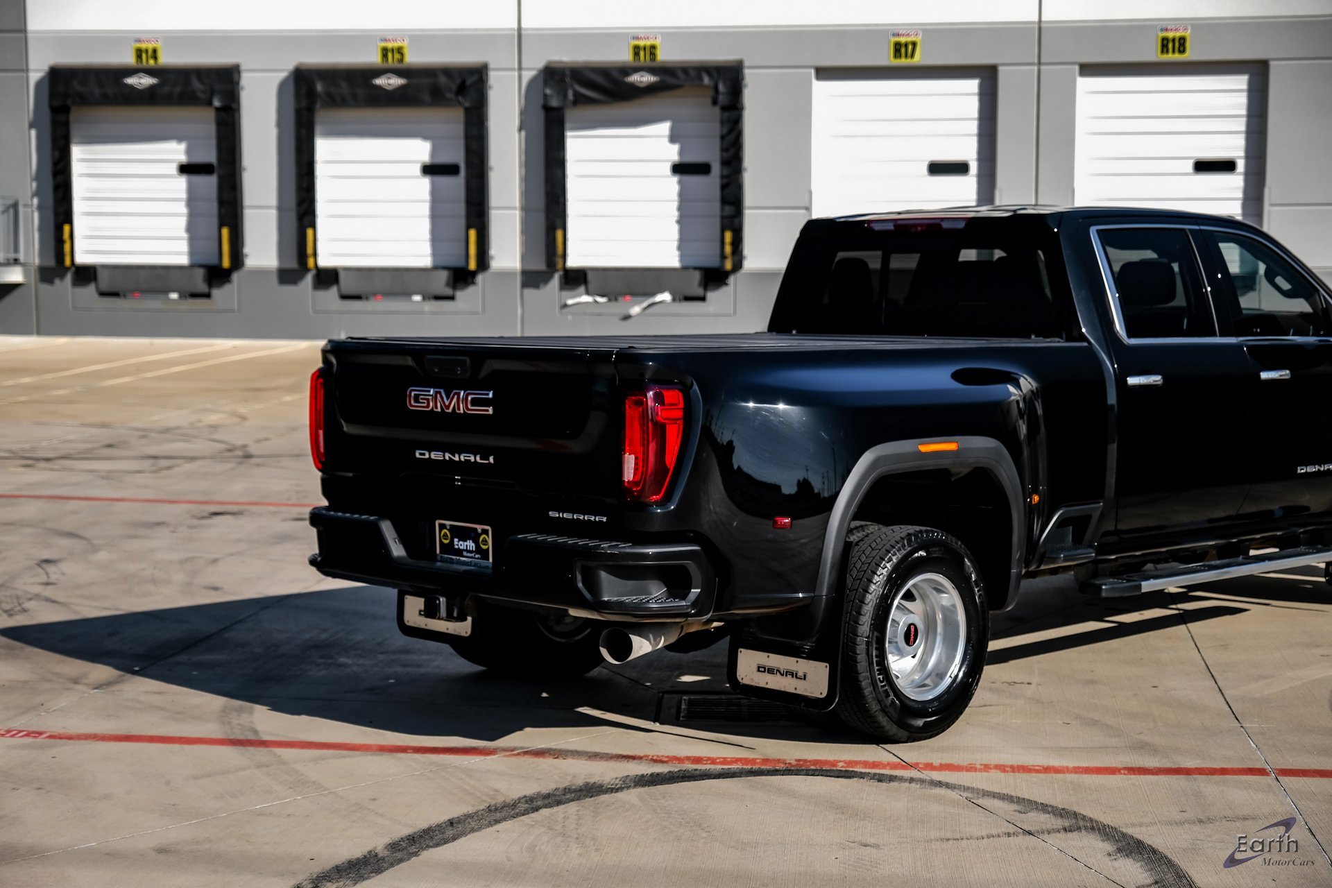 Used 2022 GMC Sierra 3500 Denali w/ Technology Package image 14