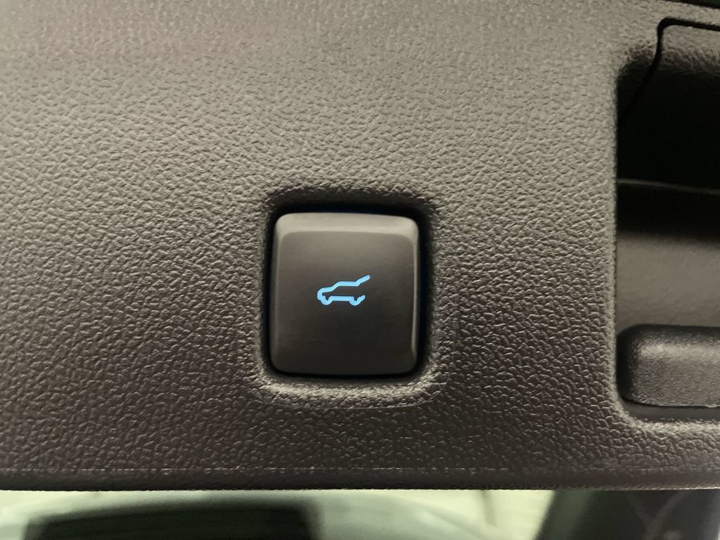 Used 2025 Ford Escape SE FWD image 29