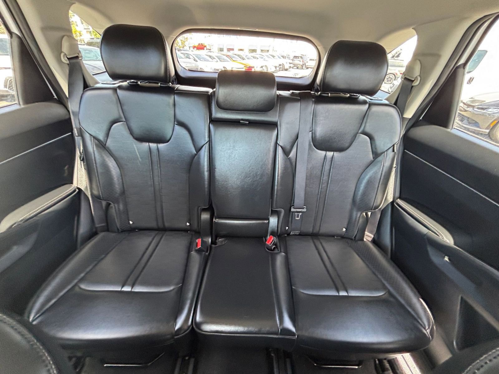 Used 2024 Kia Sorento S image 41