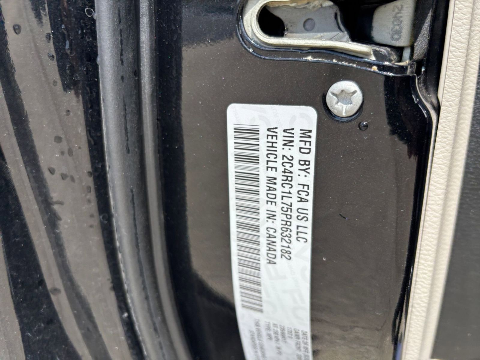 Used 2023 Chrysler Pacifica Touring-L FWD image 32