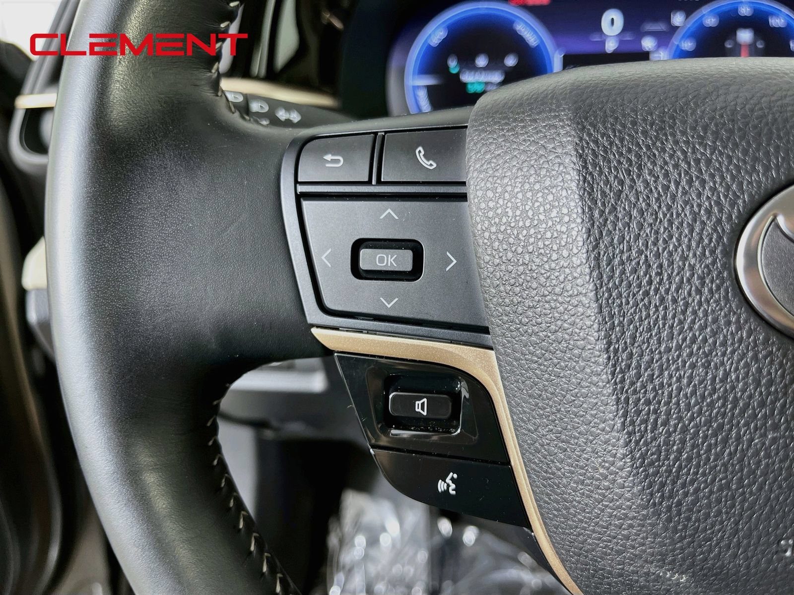 Used 2024 Toyota Crown AWD/4WD image 14