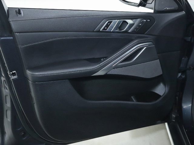 Used 2021 BMW X6 xDrive40i w/ Premium Package image 16