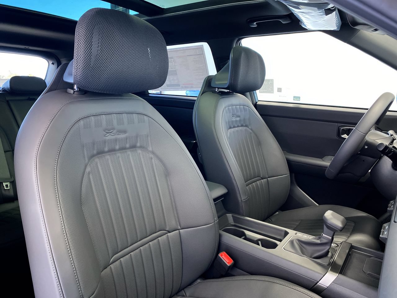 New 2027 Kia Seltos X-Line S w/ X-Line S Premium Package AWD/4WD image 31