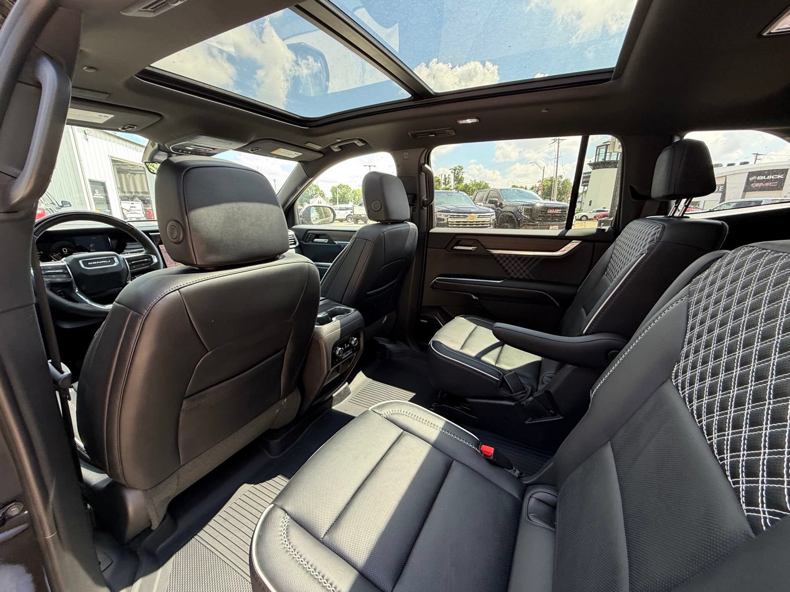 New 2026 GMC Acadia Denali w/ Super Cruise Package AWD/4WD image 28