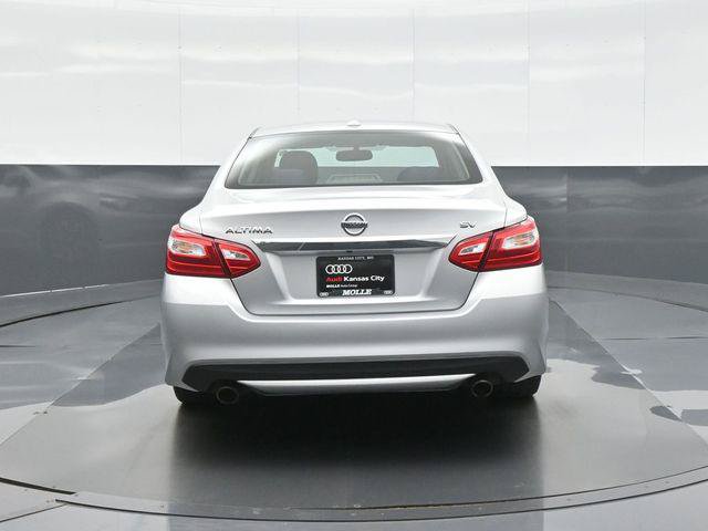 Used 2016 Nissan Altima 2.5 SV w/ Convenience Package FWD image 6