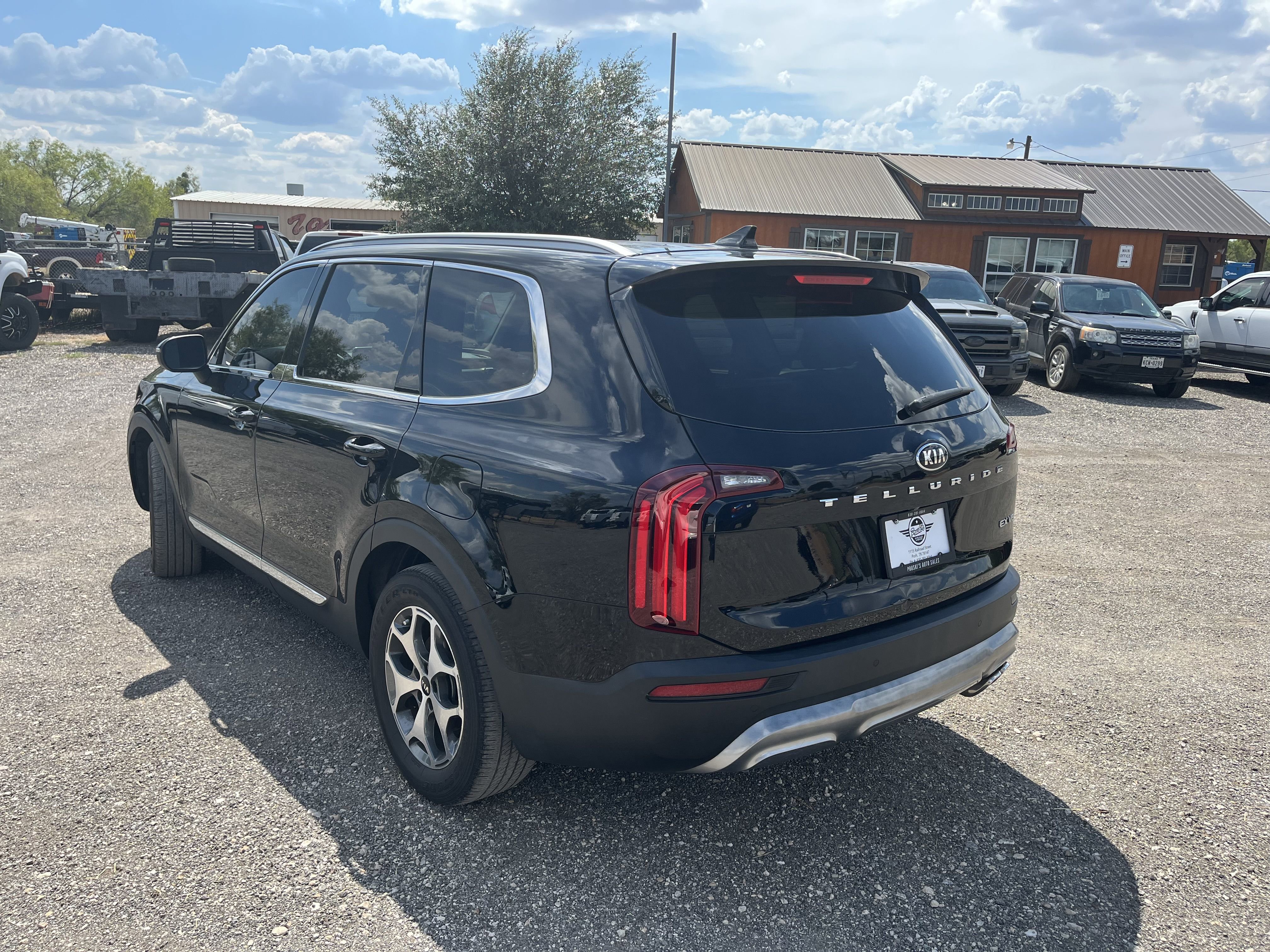 Used 2022 Kia Telluride SX w/ Nightfall Edition Package image 4