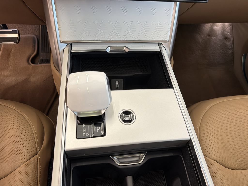 New 2026 Land Rover Range Rover SV AWD/4WD image 20