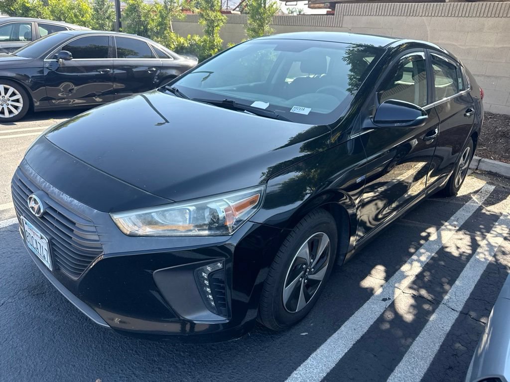 Used 2017 Hyundai Ioniq SEL FWD image 2