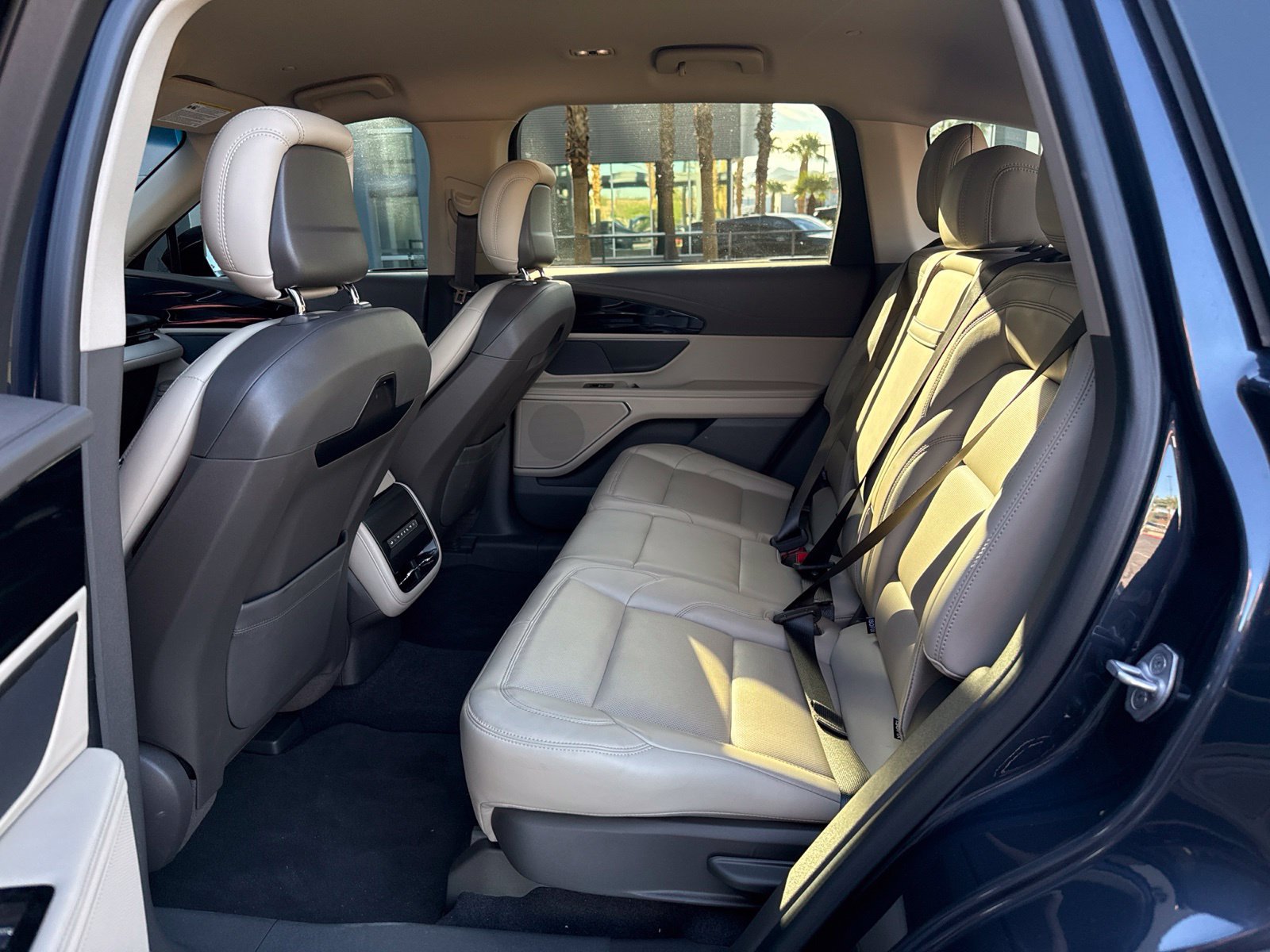 Used 2024 Lincoln Nautilus Premier AWD/4WD image 17