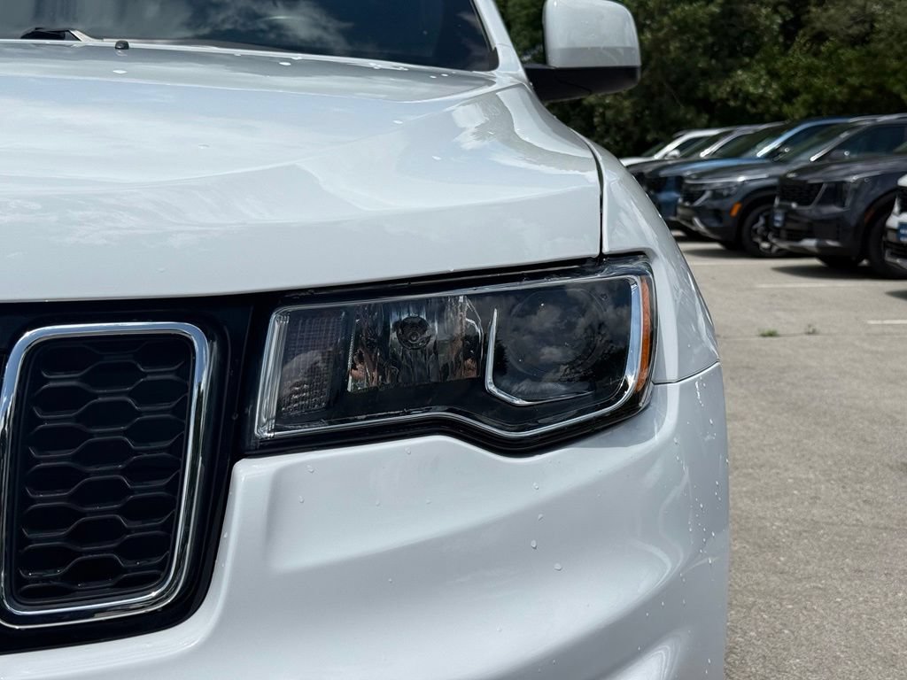 Used 2018 Jeep Grand Cherokee Laredo RWD image 4