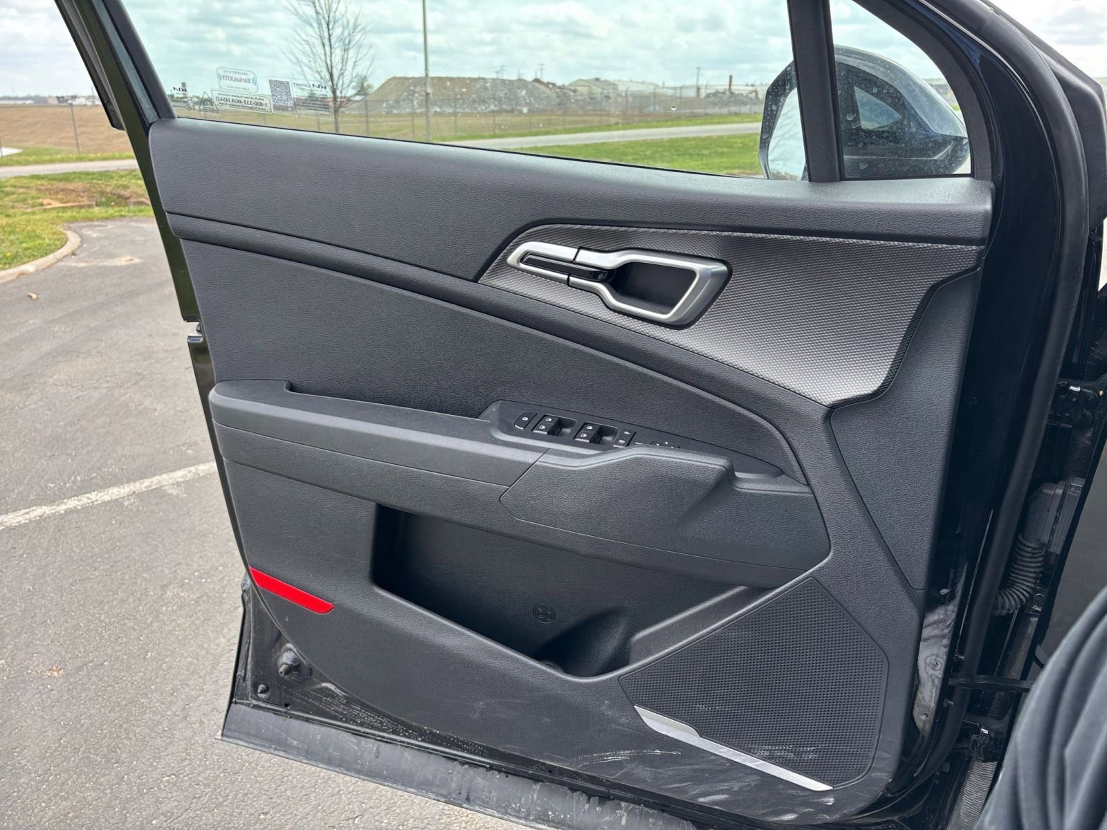 Used 2025 Kia Sportage LX FWD image 18