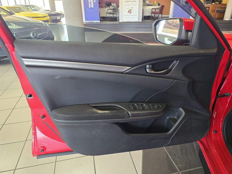 Used 2017 Honda Civic Sport image 7
