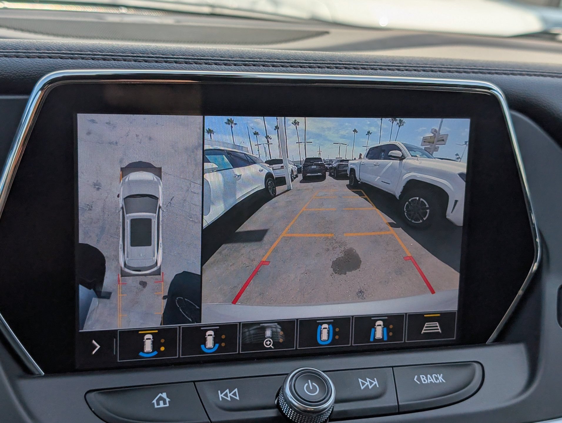 Certified 2019 Chevrolet Blazer Premier w/ Driver Confidence II Package FWD image 23