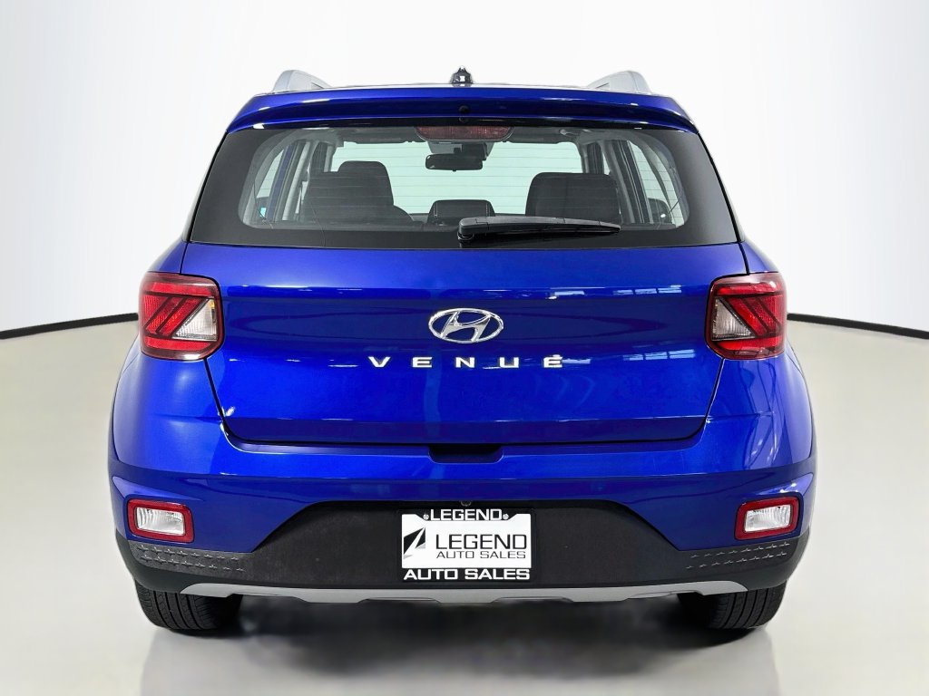 Used 2024 Hyundai Venue SEL FWD image 8