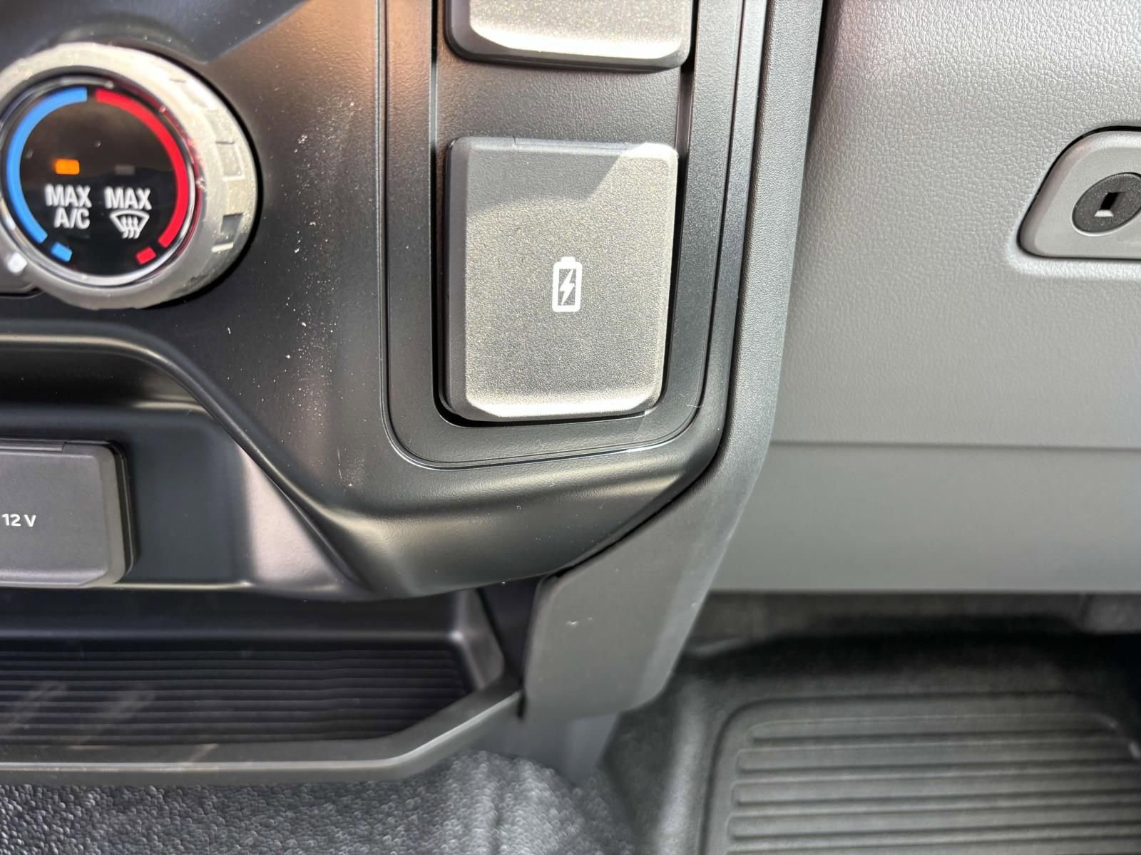 New 2025 Ford F550 4x4 Regular Cab Super Duty image 6