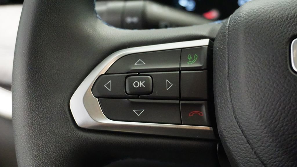 Certified 2022 Jeep Compass Latitude image 33