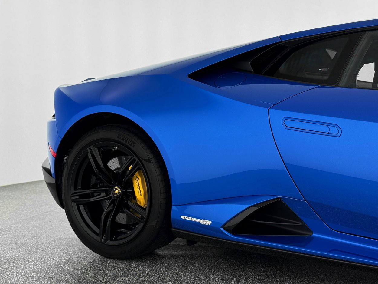 Used 2020 Lamborghini Huracan EVO image 37