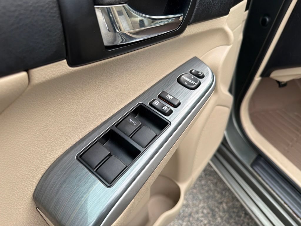 Used 2012 Toyota Camry XLE w/ Leather Pkg FWD image 13