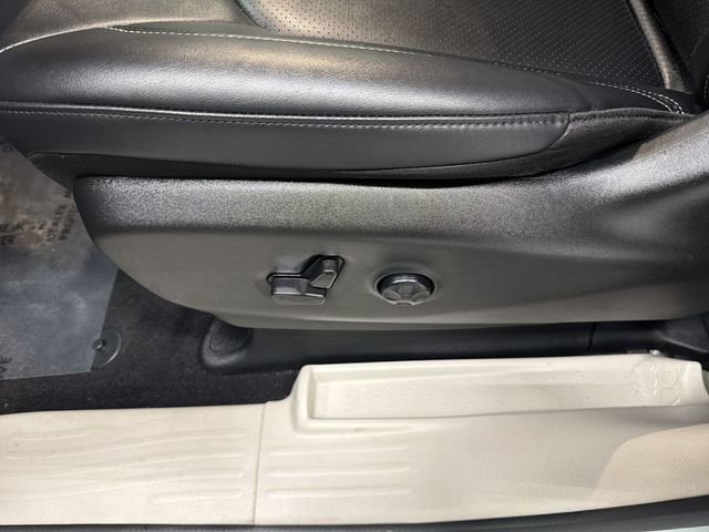 Used 2024 Chrysler Pacifica Touring-L image 23