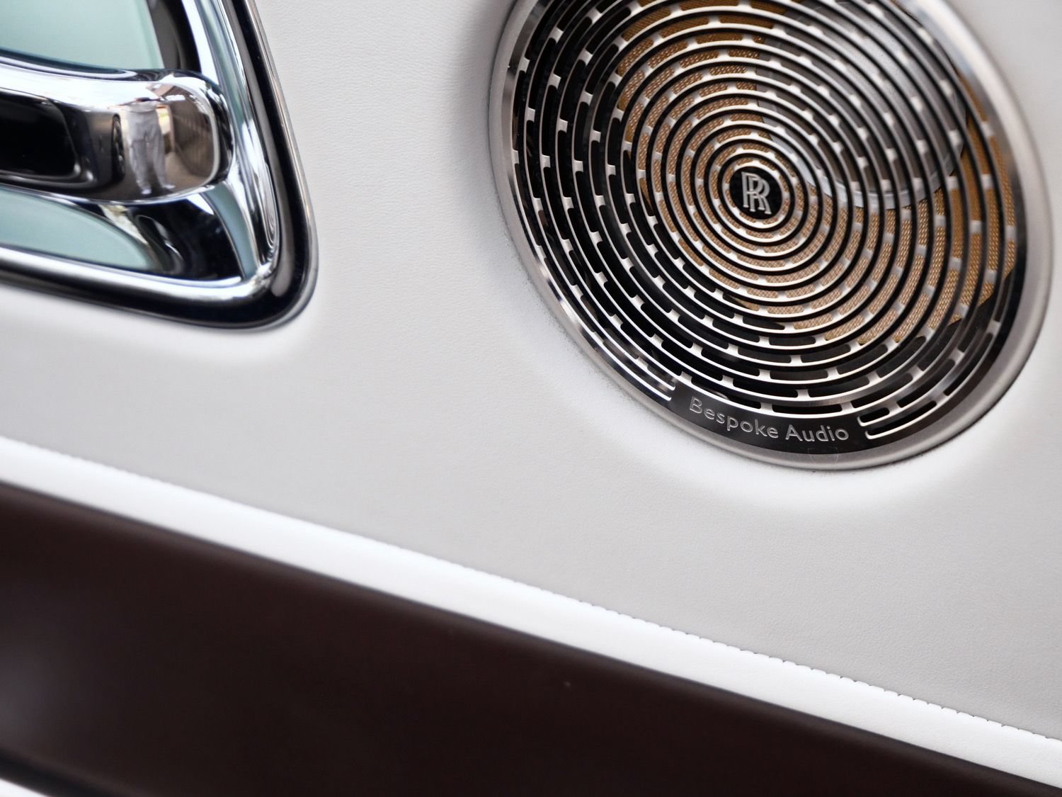 Used 2019 Rolls-Royce Dawn RWD image 27