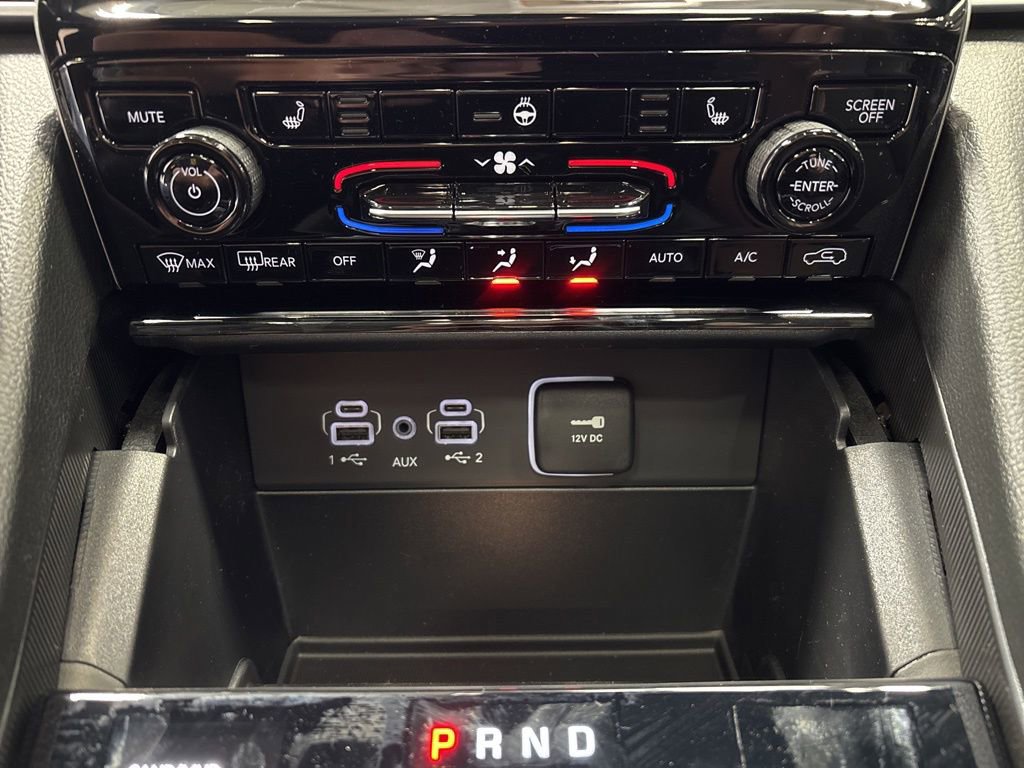 New 2025 Jeep Grand Cherokee Limited w/ Black Appearance Package image 26