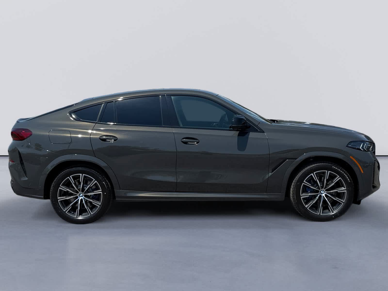 New 2026 BMW X6 M60i w/ Executive Package AWD/4WD image 2