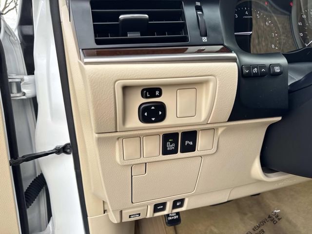 Used 2014 Lexus ES 350 w/ Luxury Package image 31