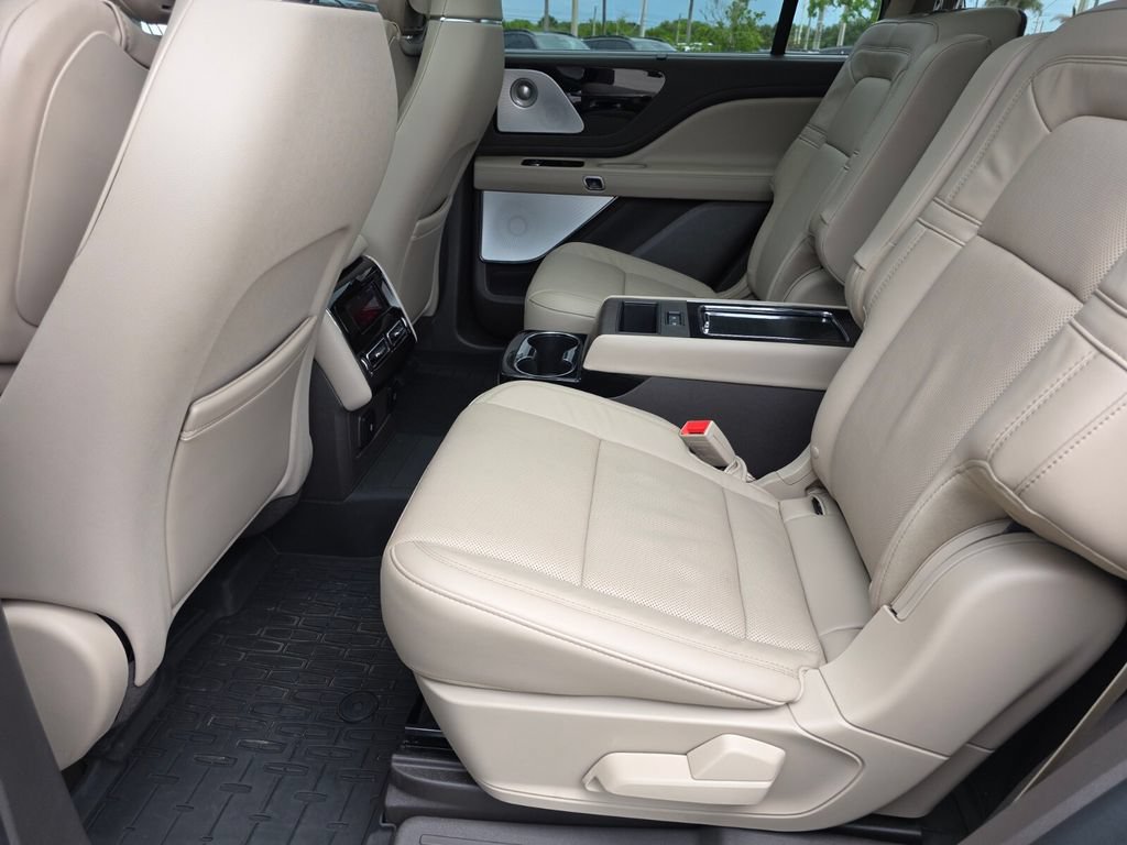 Used 2024 Lincoln Aviator Reserve w/ Equipment Group 201A AWD/4WD image 25
