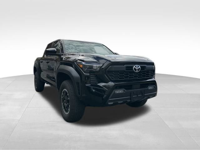 Used 2024 Toyota Tacoma TRD Sport image 2