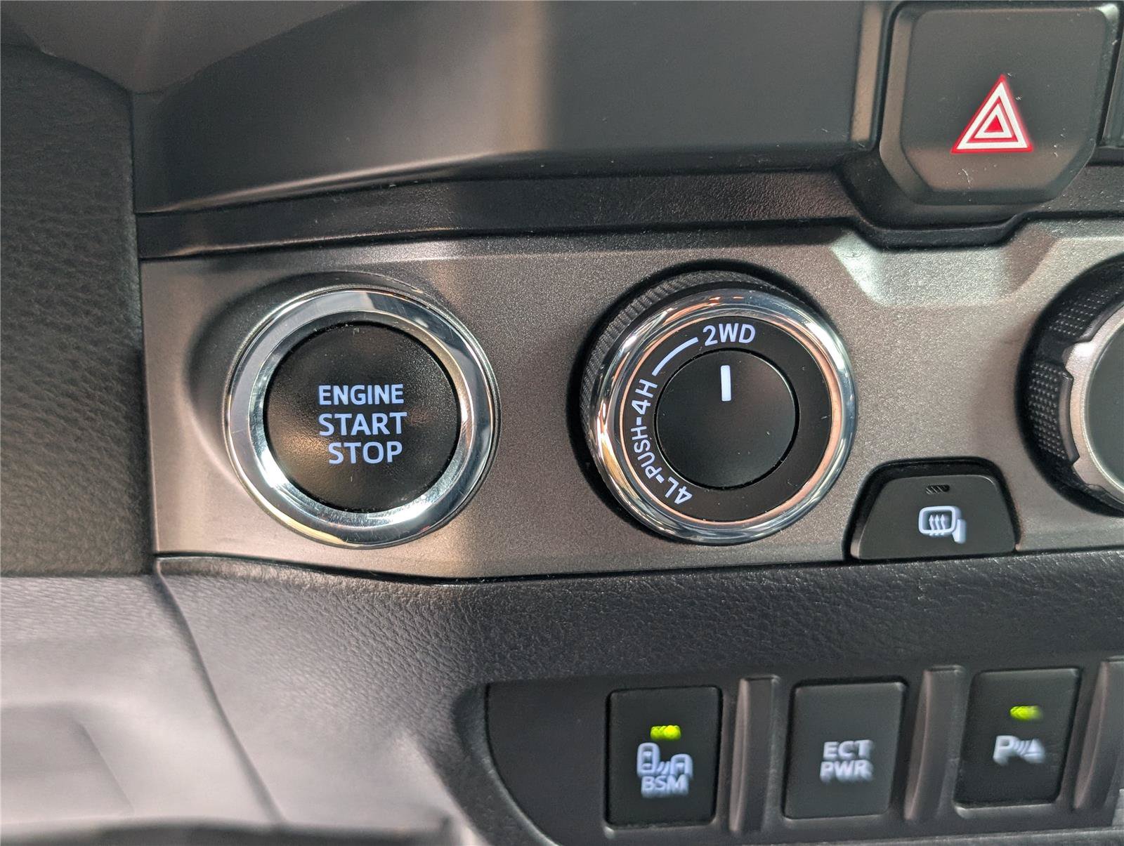 Used 2021 Toyota Tacoma TRD Sport w/ Technology Package AWD/4WD image 23