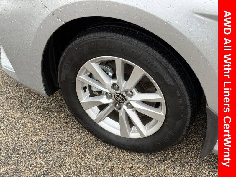 Used 2025 Toyota Camry LE AWD/4WD image 10