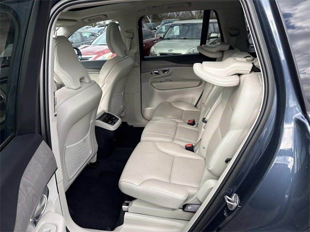 Used 2023 Volvo XC90 B6 Plus image 17