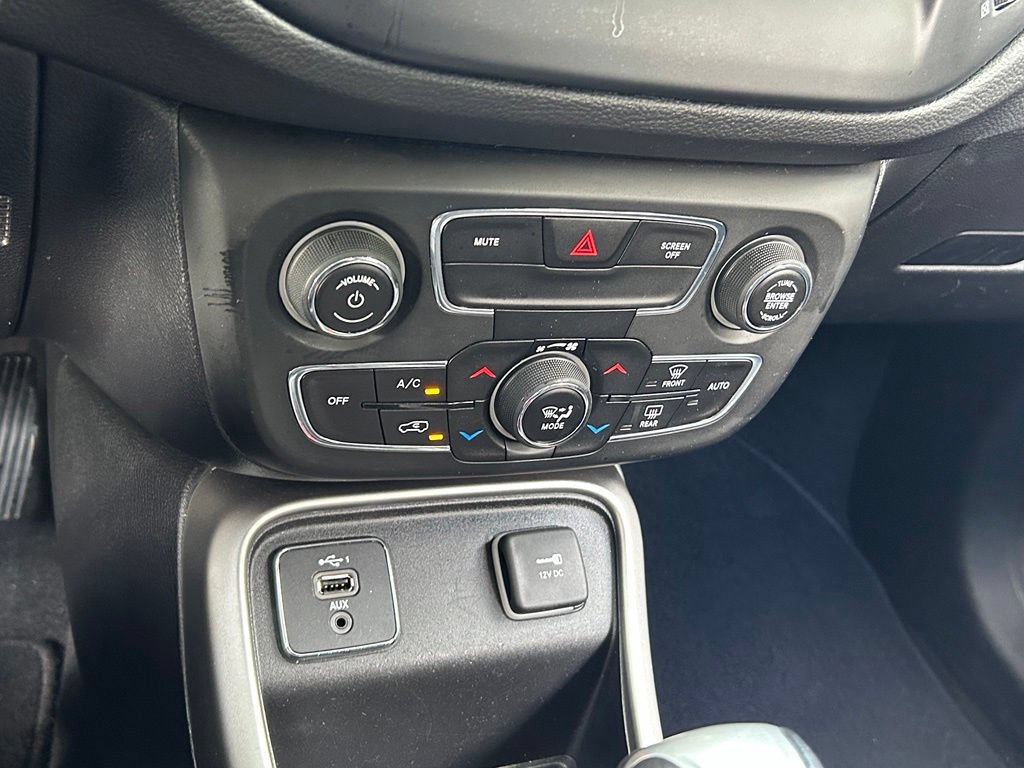 Certified 2020 Jeep Compass Latitude FWD image 26